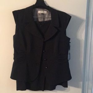 Tahari size 10 business suit